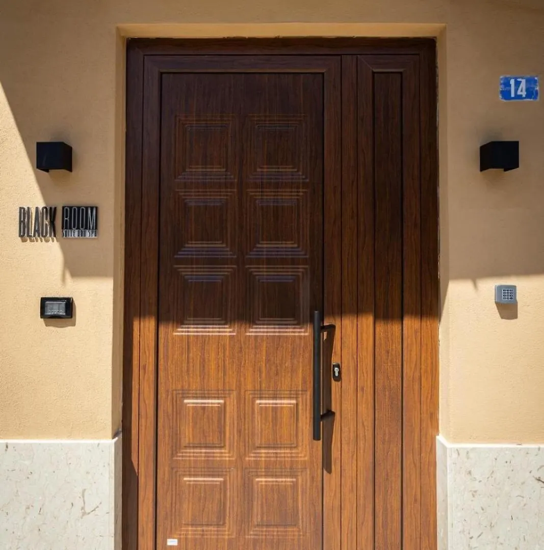 Black Room Suite And Spa Carini