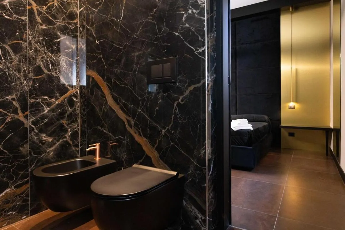Black Room Suite And Spa Carini Italy