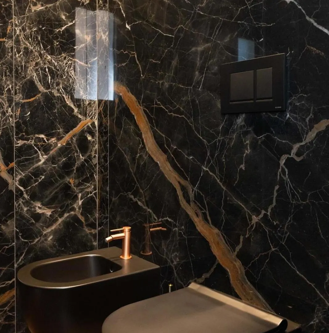 Holiday home Black Room Suite And Spa Carini Italy