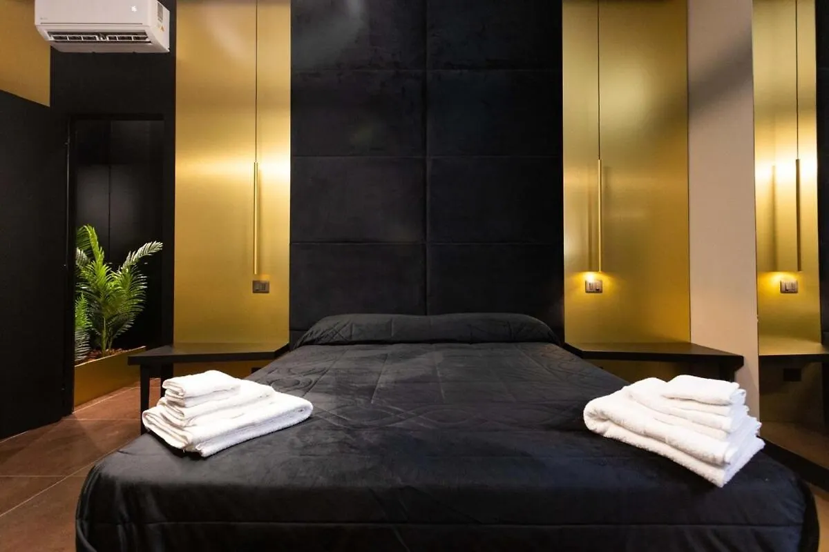 Black Room Suite And Spa كاريني إيطاليا