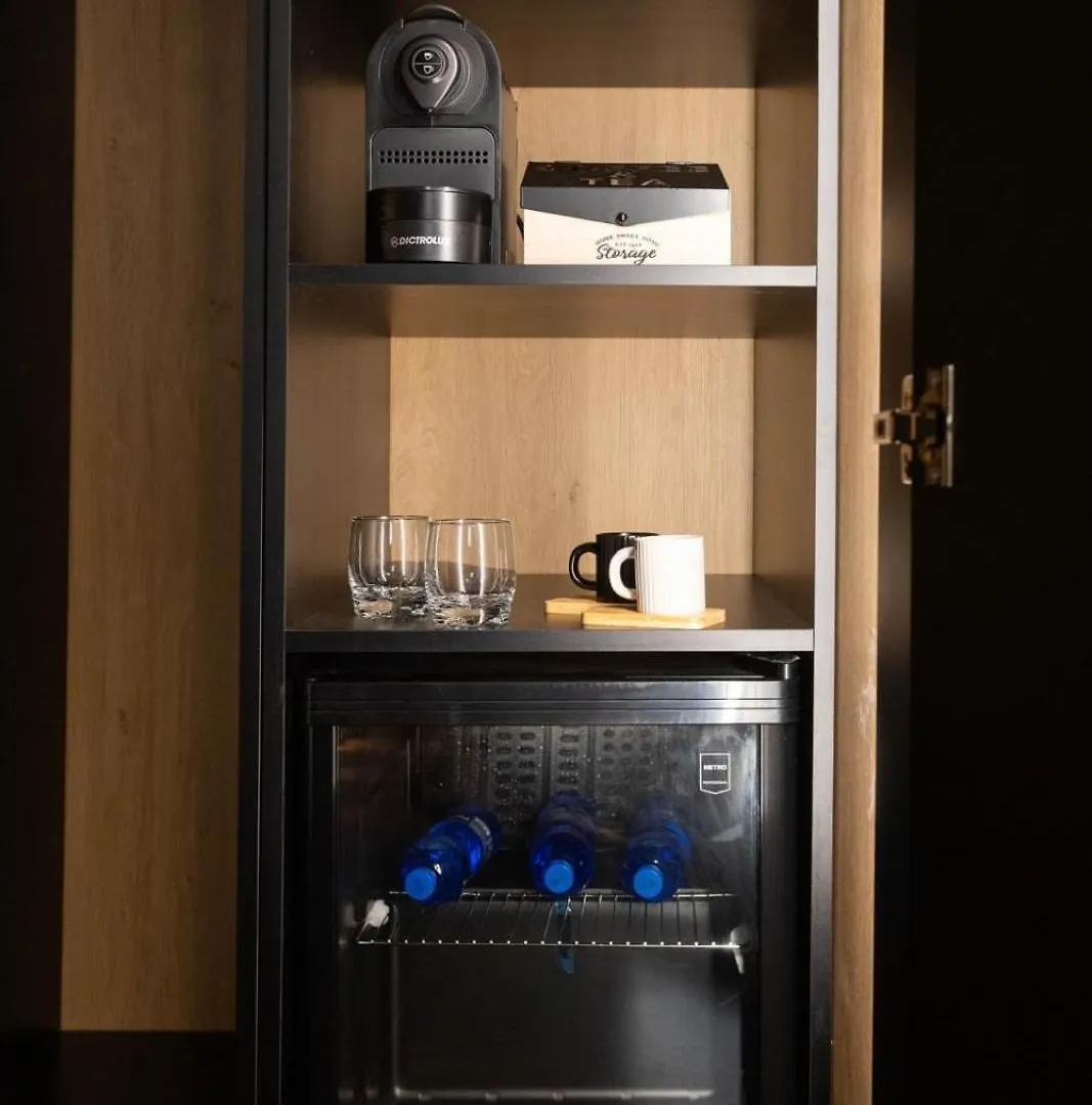 Black Room Suite And Spa كاريني إيطاليا