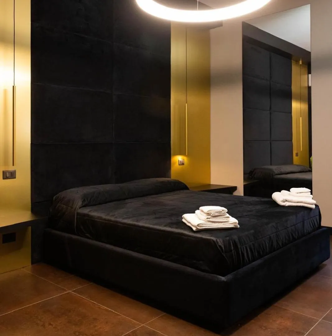 Black Room Suite And Spa كاريني بيت للعطل