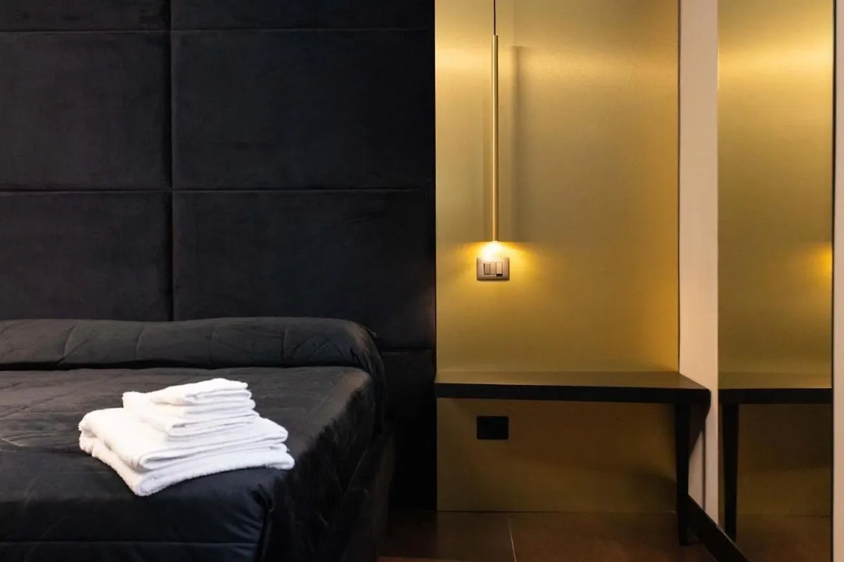 Holiday home Black Room Suite And Spa Carini