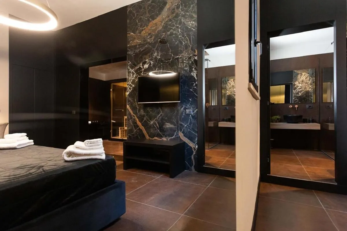 Black Room Suite And Spa Carini